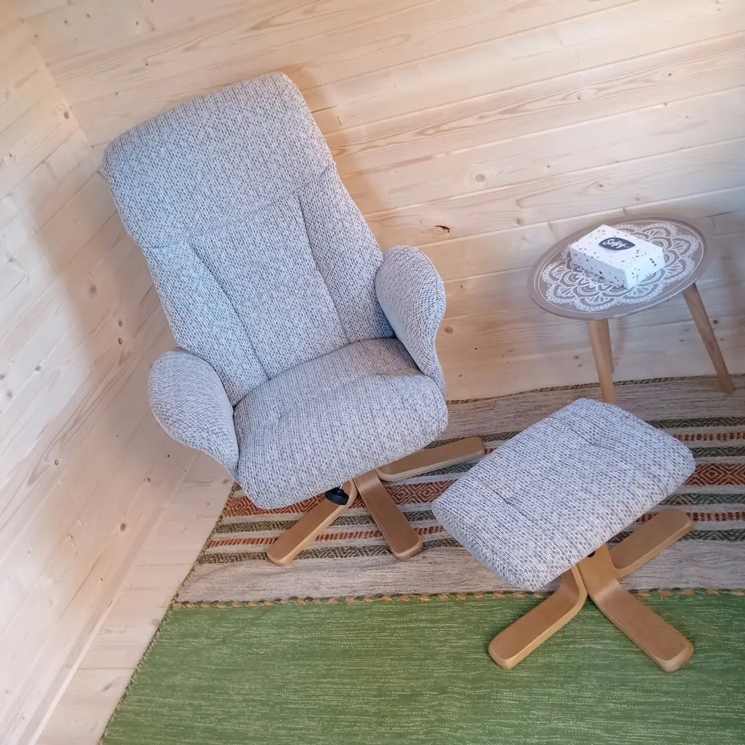 Counselling log cabin